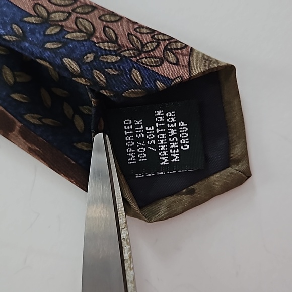 WWF Bengal Tiger Tie - Picture 8 of 8